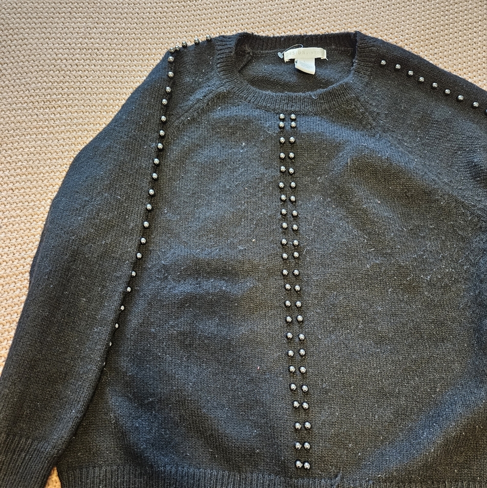 Sweater - Picture 2 of 4